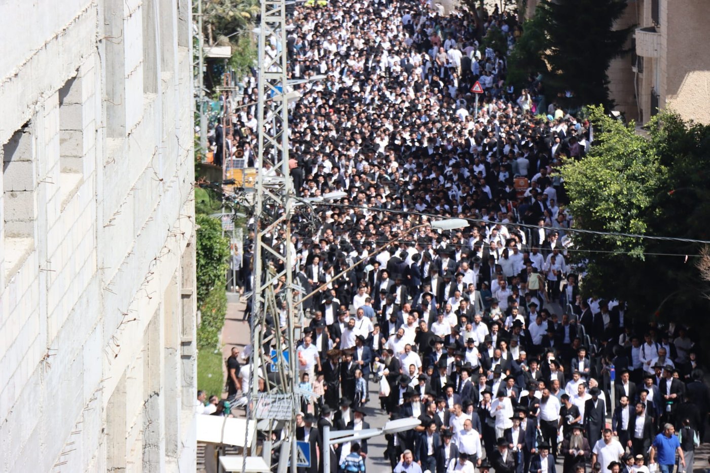 מסע הלוויית הגאון רבי מאיר מאזוז זצ"ל 