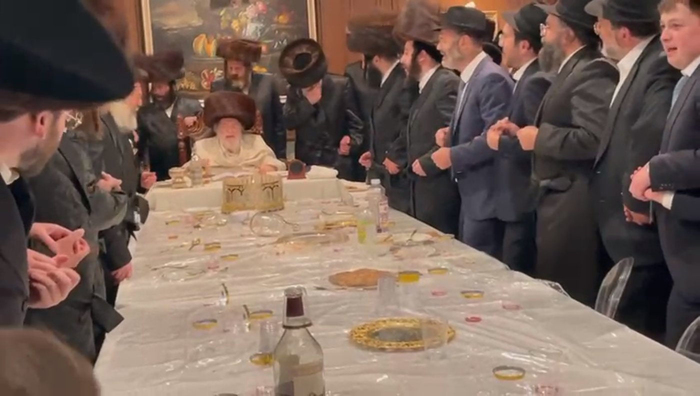 האדמו"ר מויז'ניץ בטיש נעילת החג בלוס אנג'לס