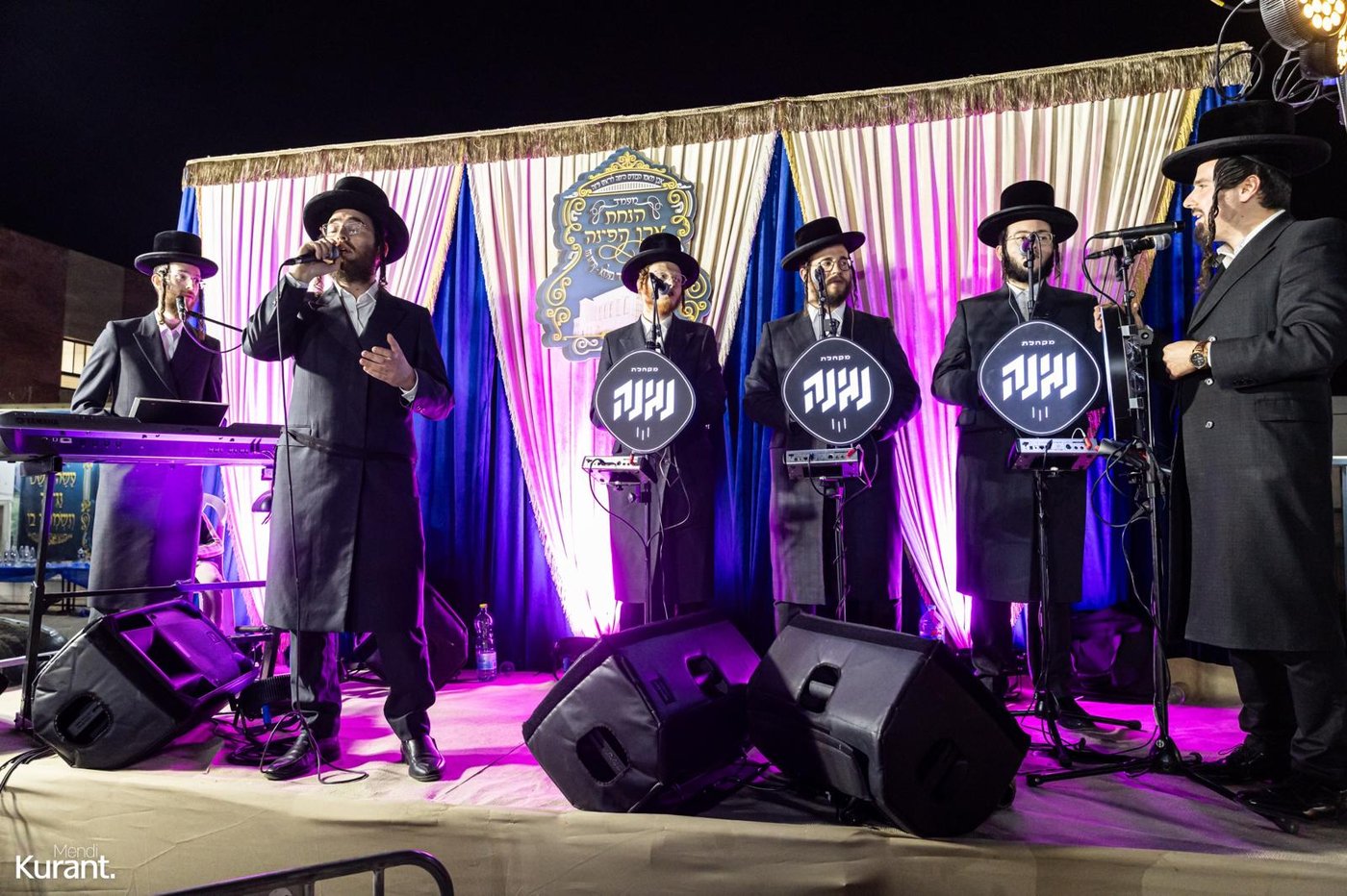 הנחת אבן הפינה בבעלזא קריית גת