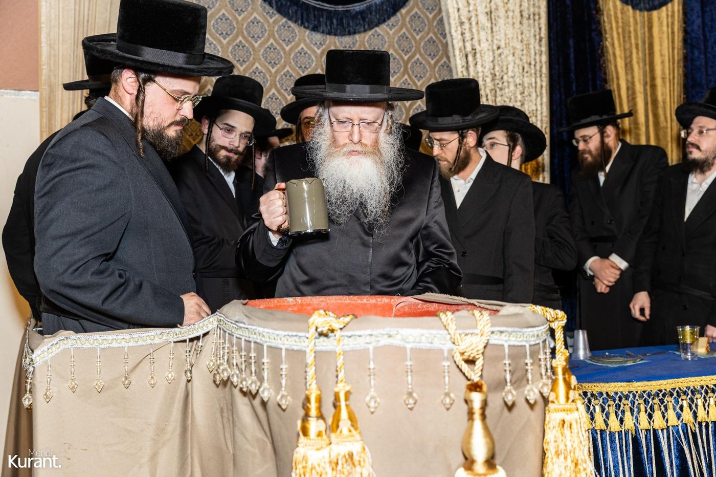 הנחת אבן הפינה בבעלזא קריית גת