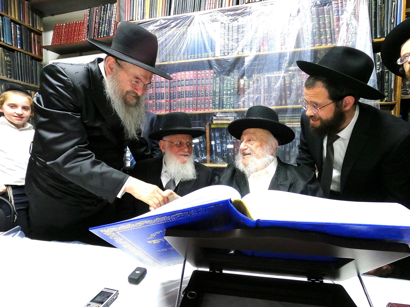 העלייה למעונו של ראש הישיבה הגרב"ד פוברסקי