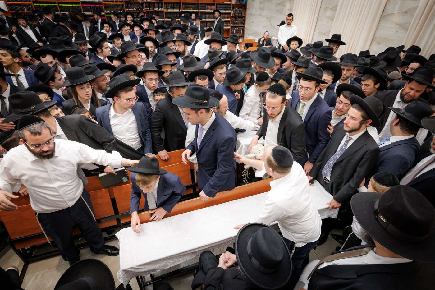 העלייה למעונו של ראש הישיבה הגרב"ד פוברסקי