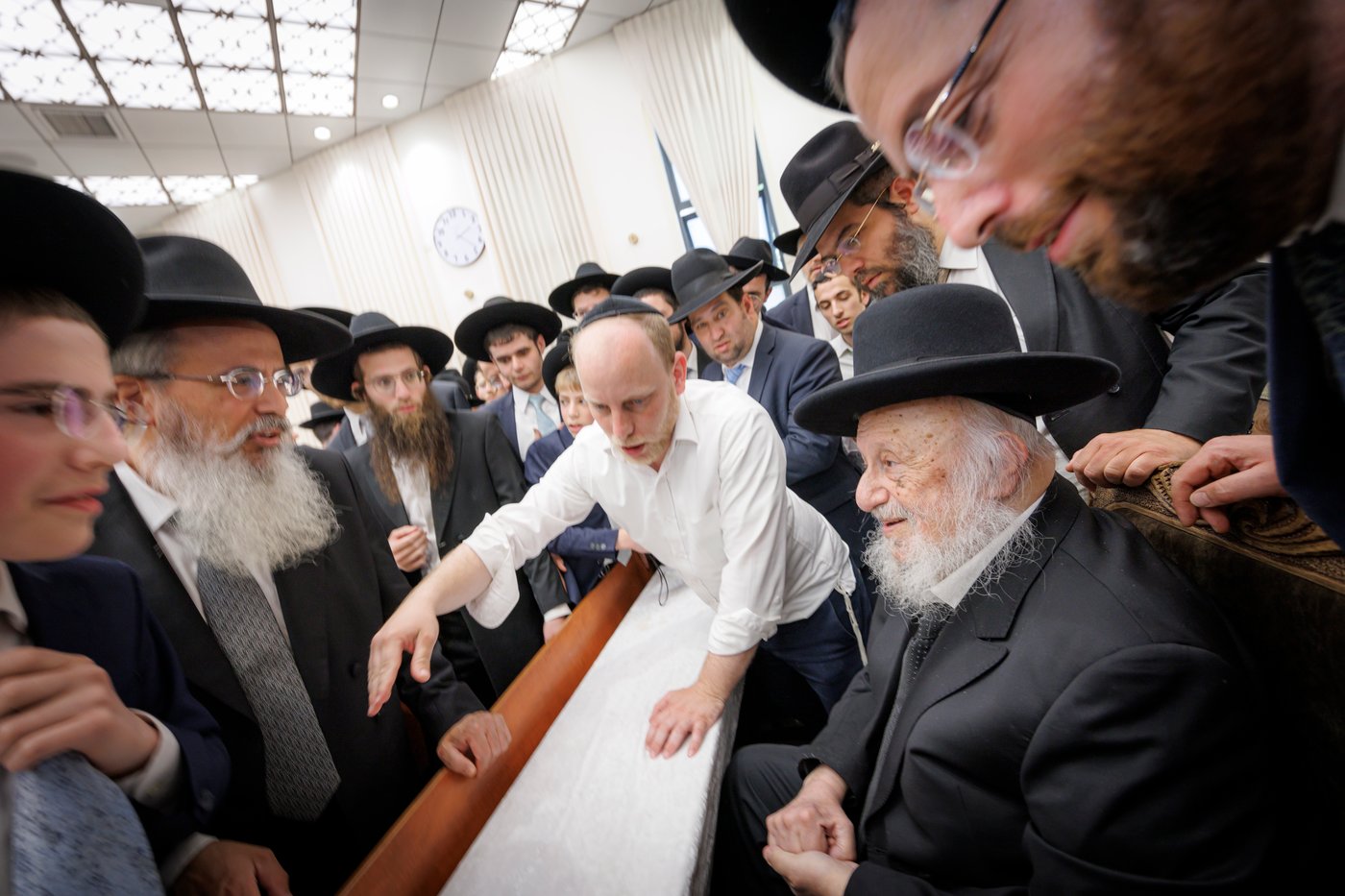 העלייה למעונו של ראש הישיבה הגרב"ד פוברסקי