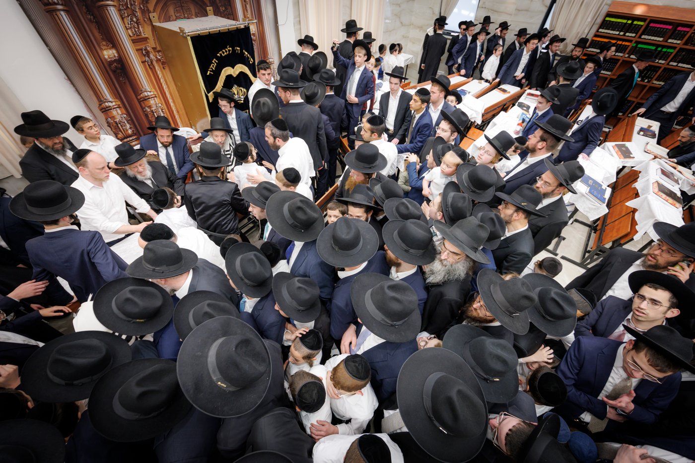 העלייה למעונו של ראש הישיבה הגרב"ד פוברסקי