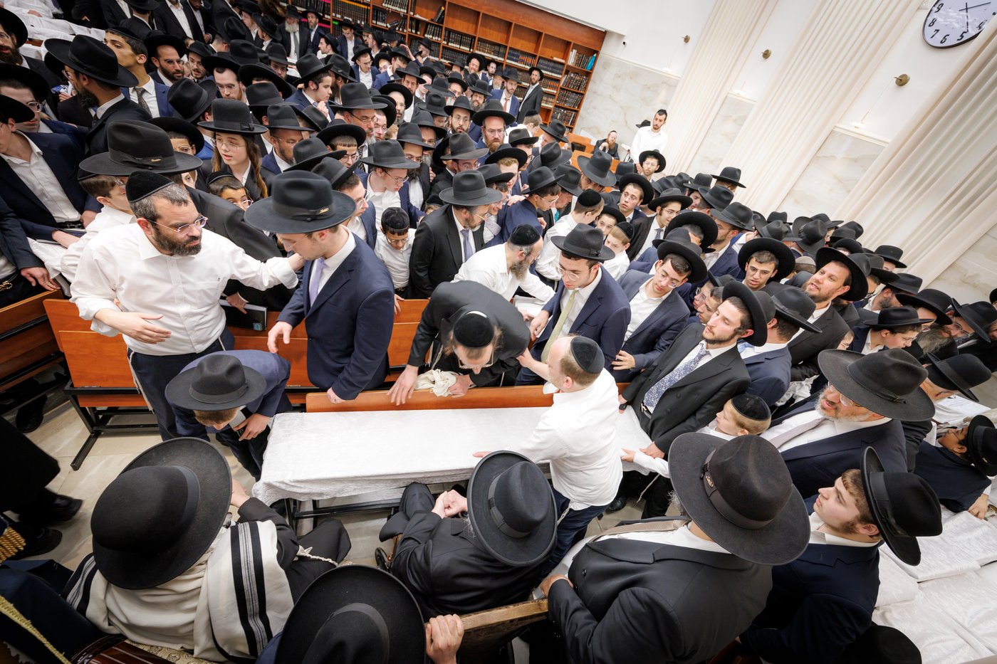 העלייה למעונו של ראש הישיבה הגרב"ד פוברסקי