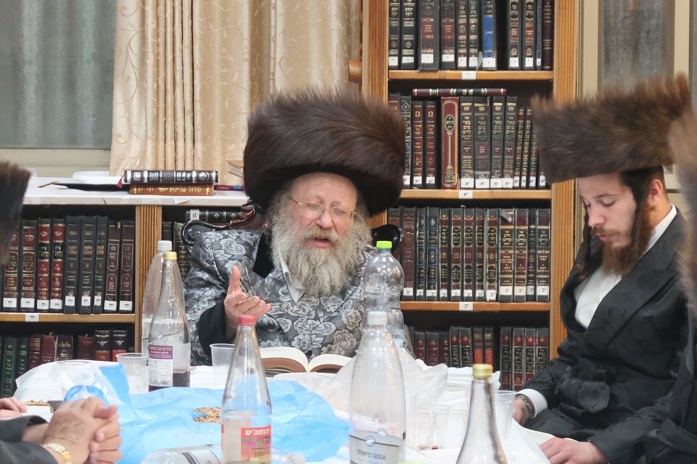 חג הפסח בחצה"ק נדבורנה באניא