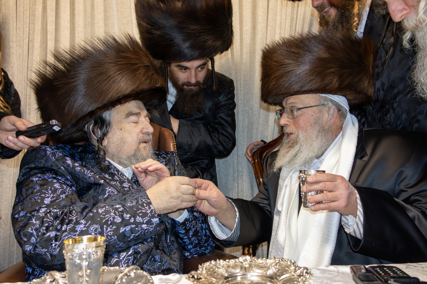 האדמו"ר מפינסק קרלין בביקור אצל הגרי"מ שכטר