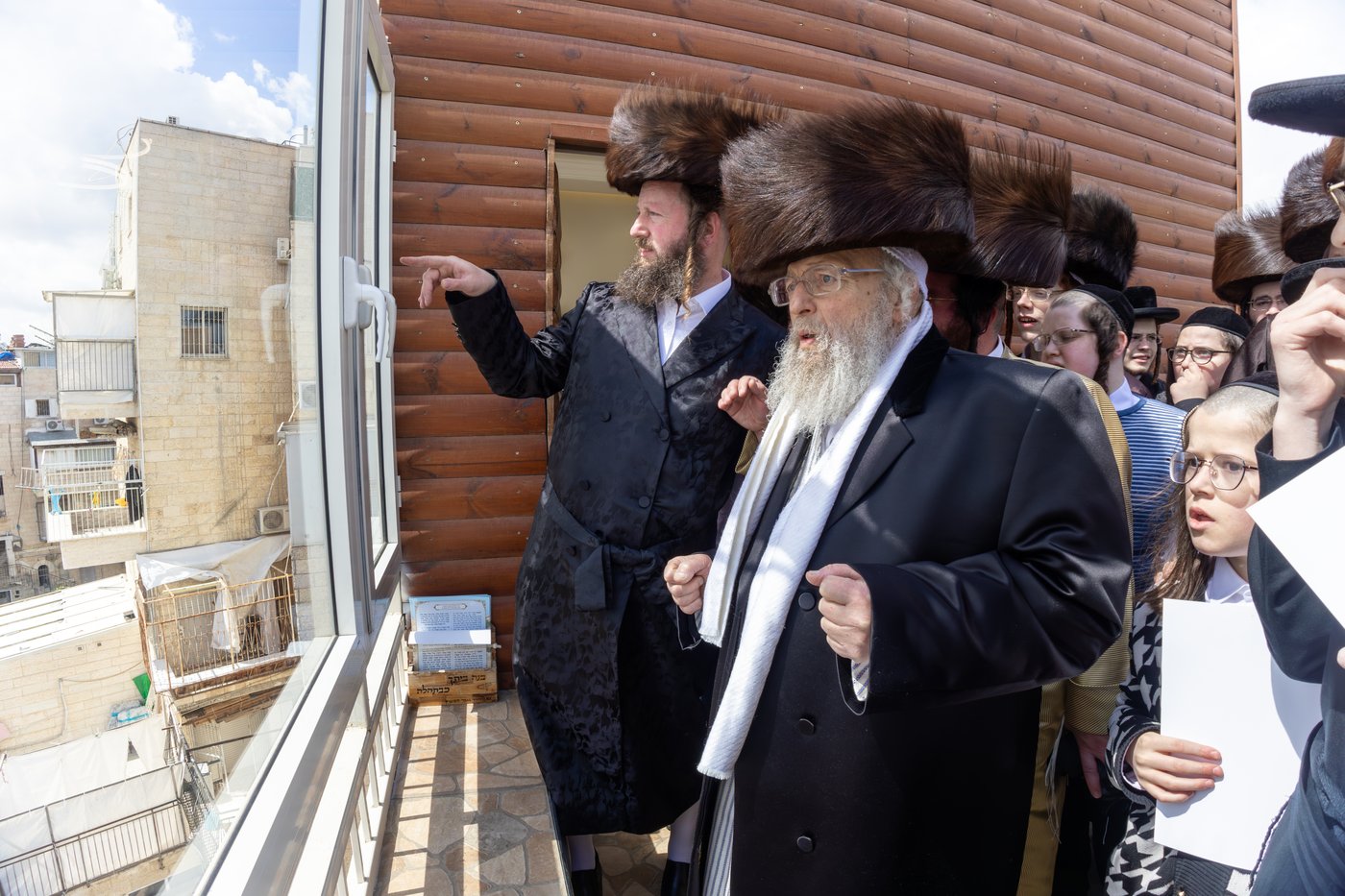 האדמו"ר מפינסק קרלין בברכת האילנות