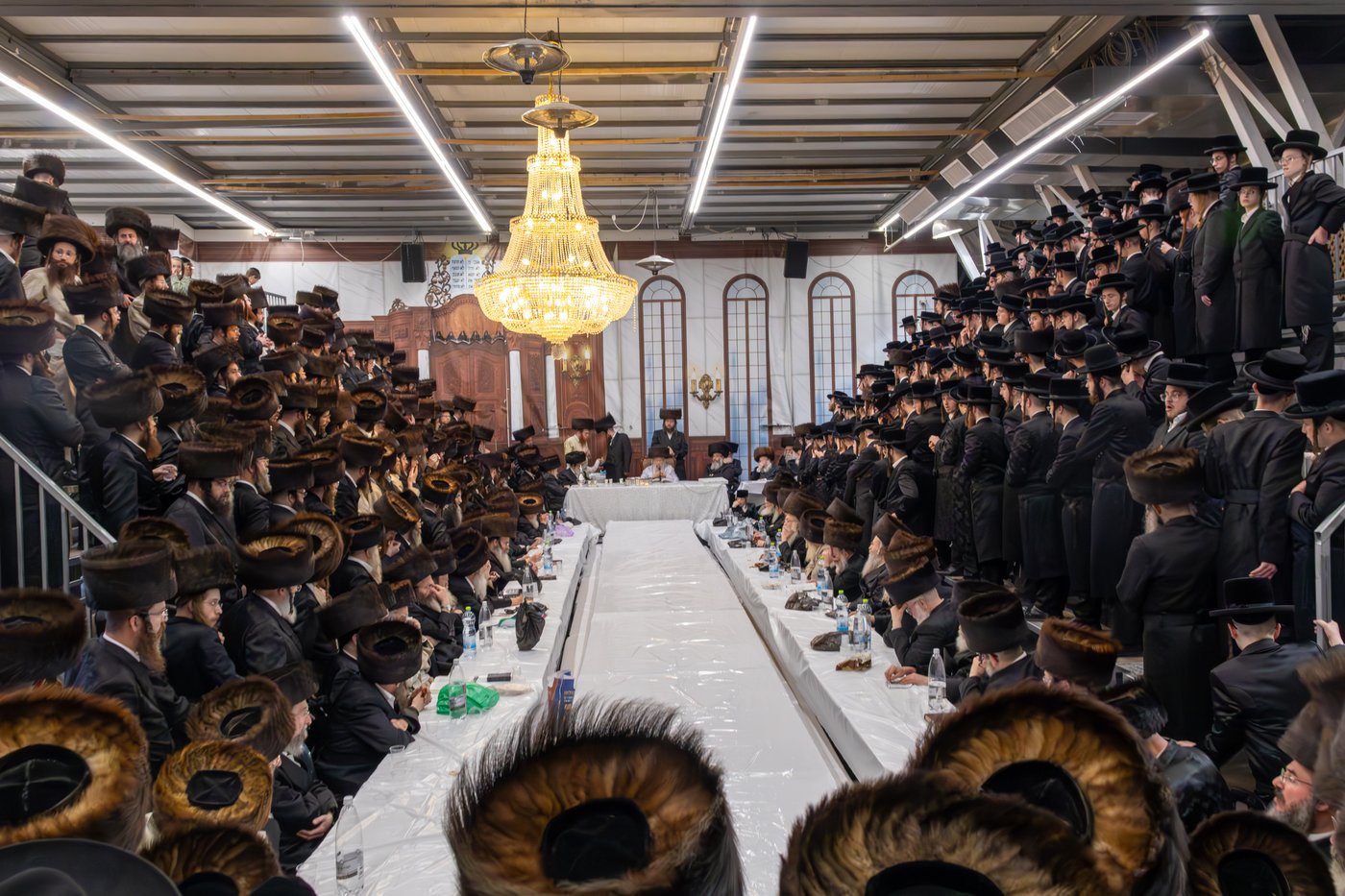 האדמו"ר מפינסק קרלין בטיש הילולת הרה"ק רבי אהרן הגדול מקרלין זי"ע