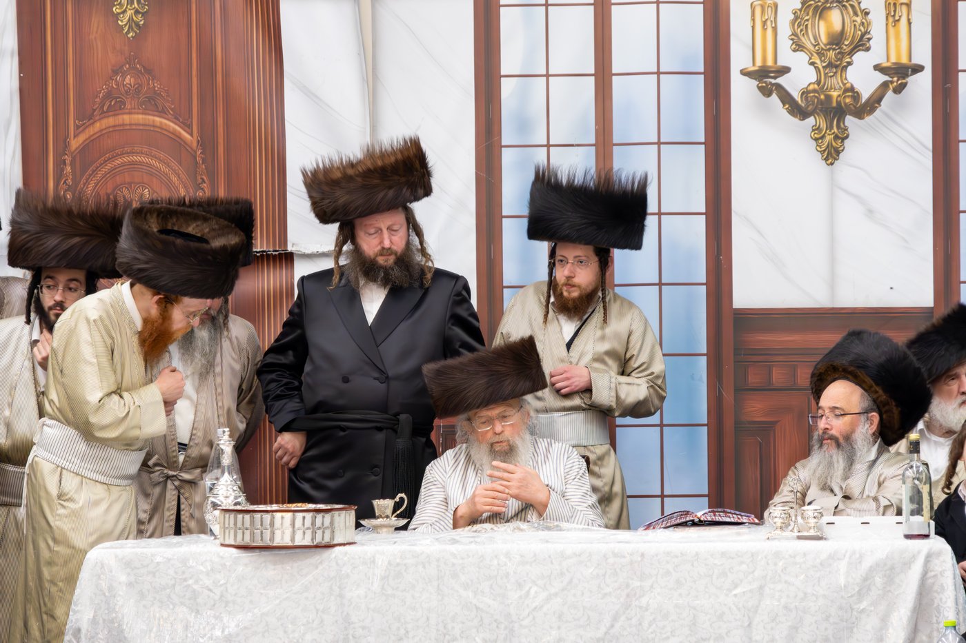 טיש נעילת החג בפינסק קרלין