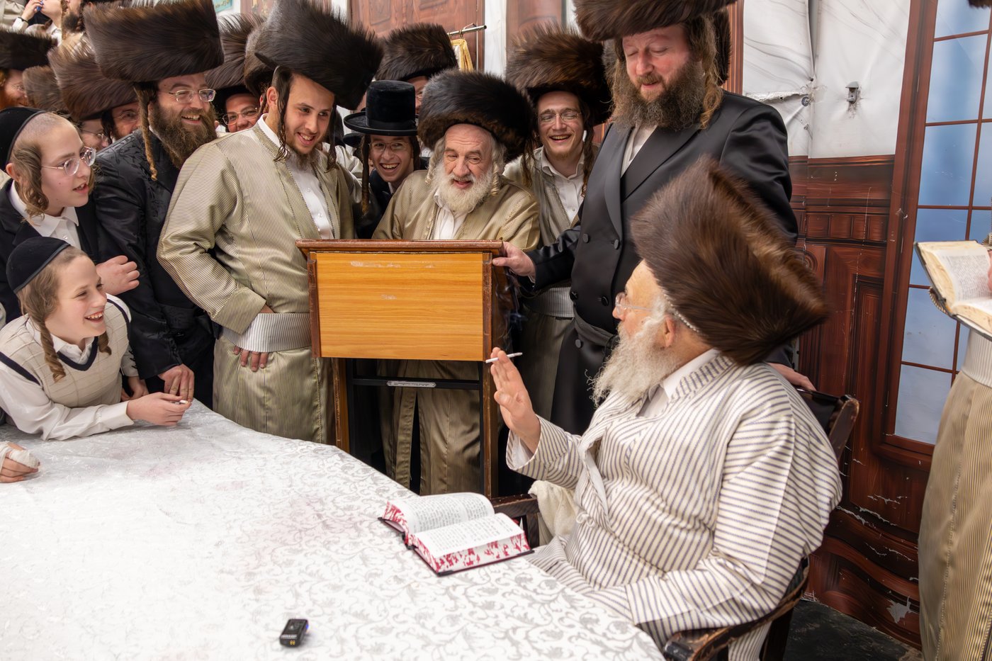 טיש נעילת החג בפינסק קרלין