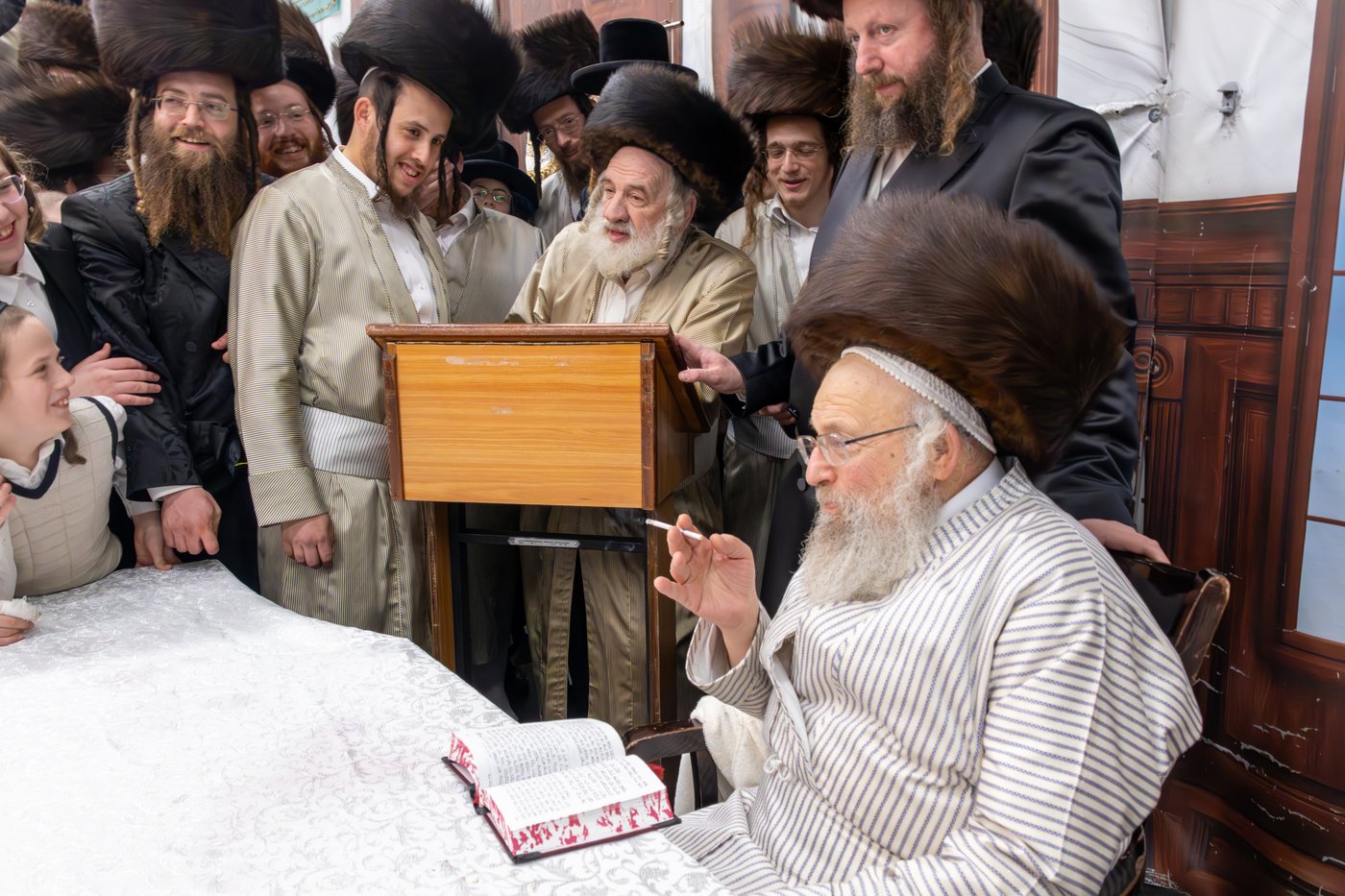 טיש נעילת החג בפינסק קרלין