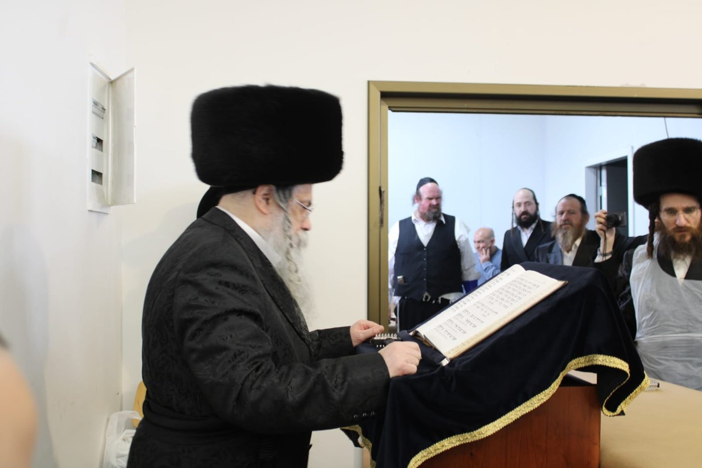 האדמו"ר מטולנא באפיית מצות מצווה