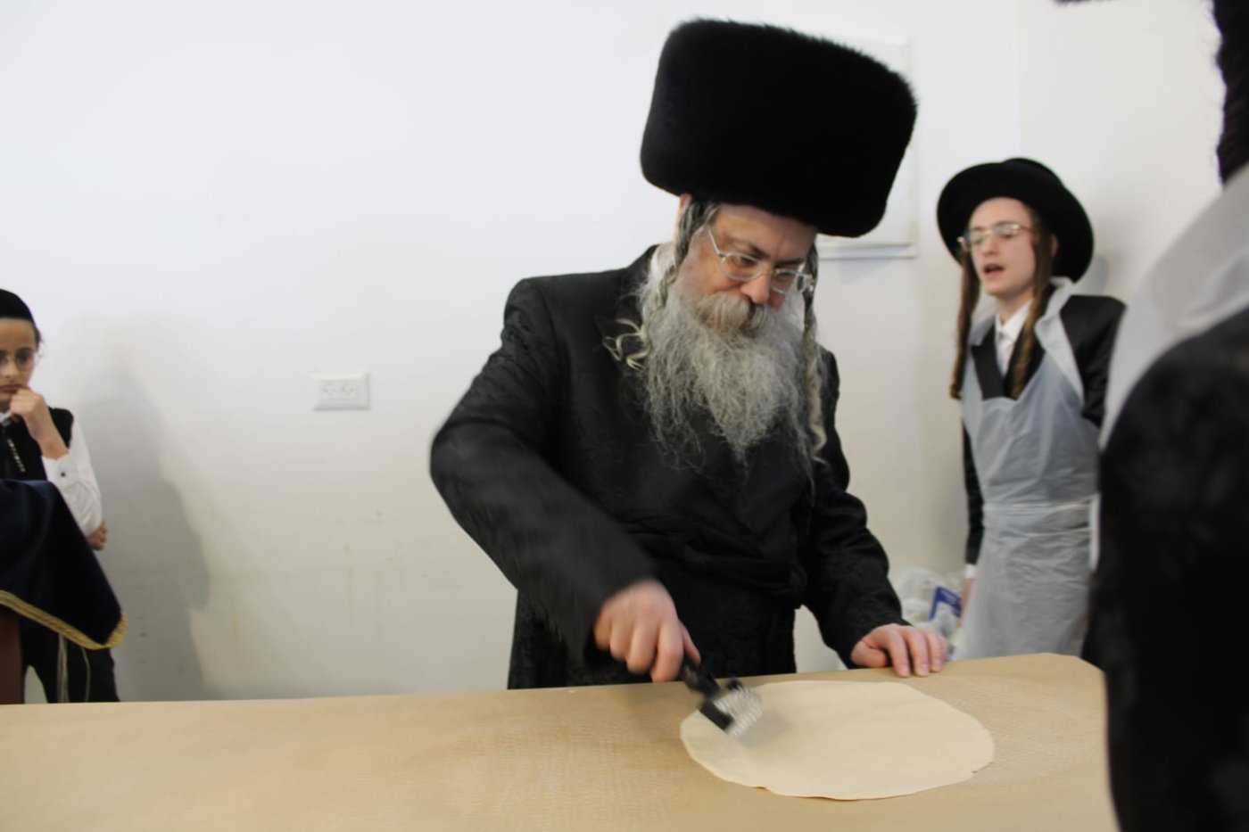 האדמו"ר מטולנא באפיית מצות מצווה