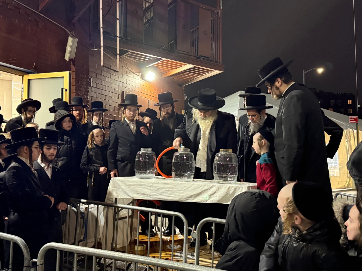 חג הפסח בחצה"ק קראלי