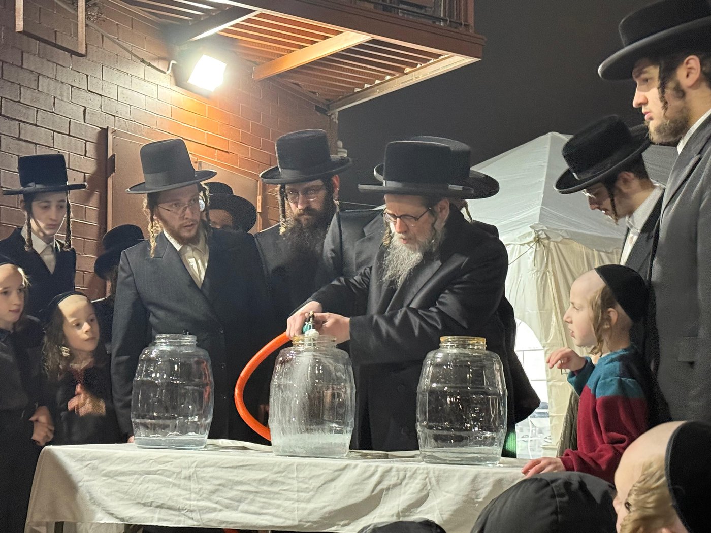 חג הפסח בחצה"ק קראלי