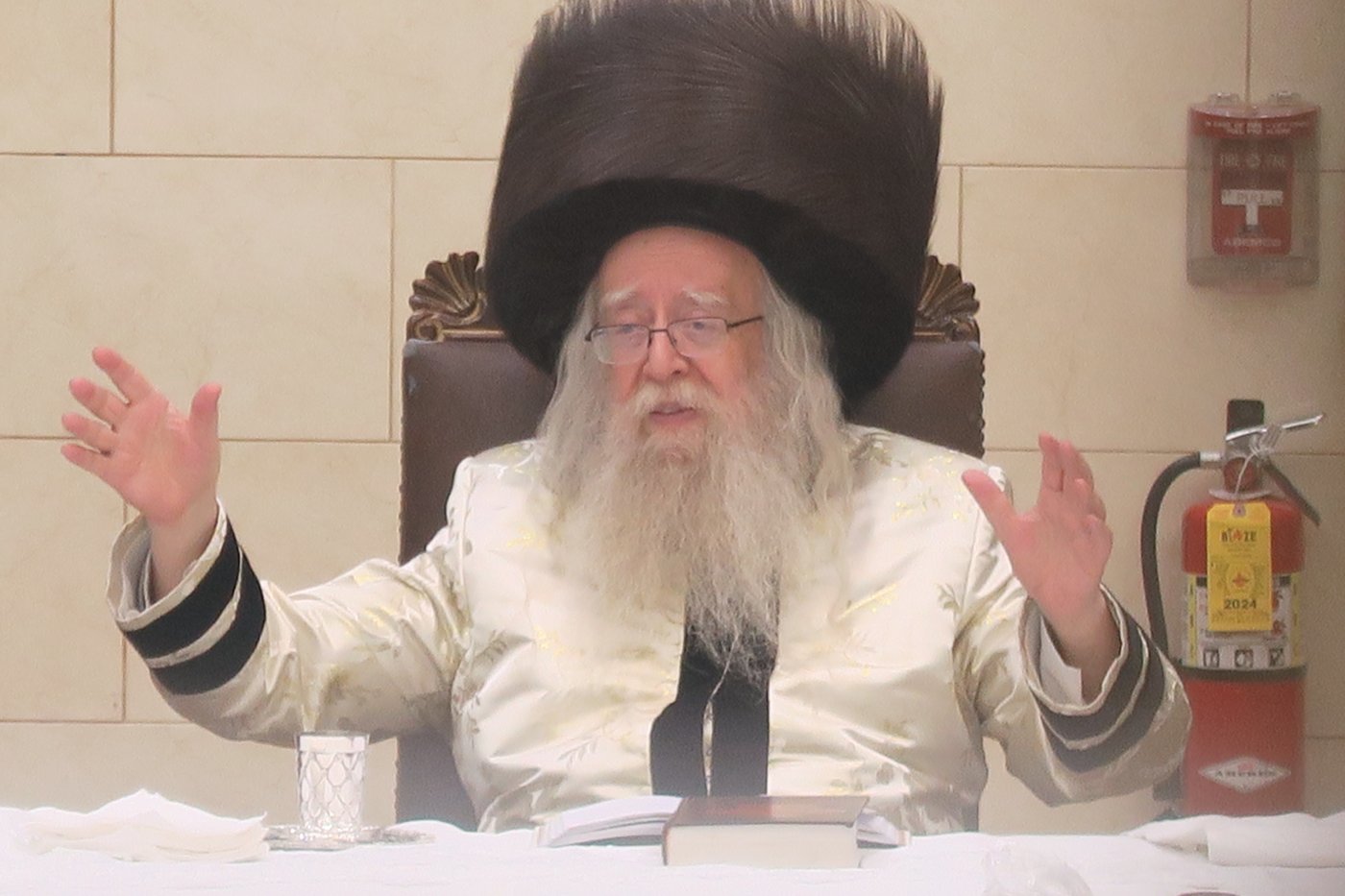 חג הפסח בחצה"ק ניקלשבורג