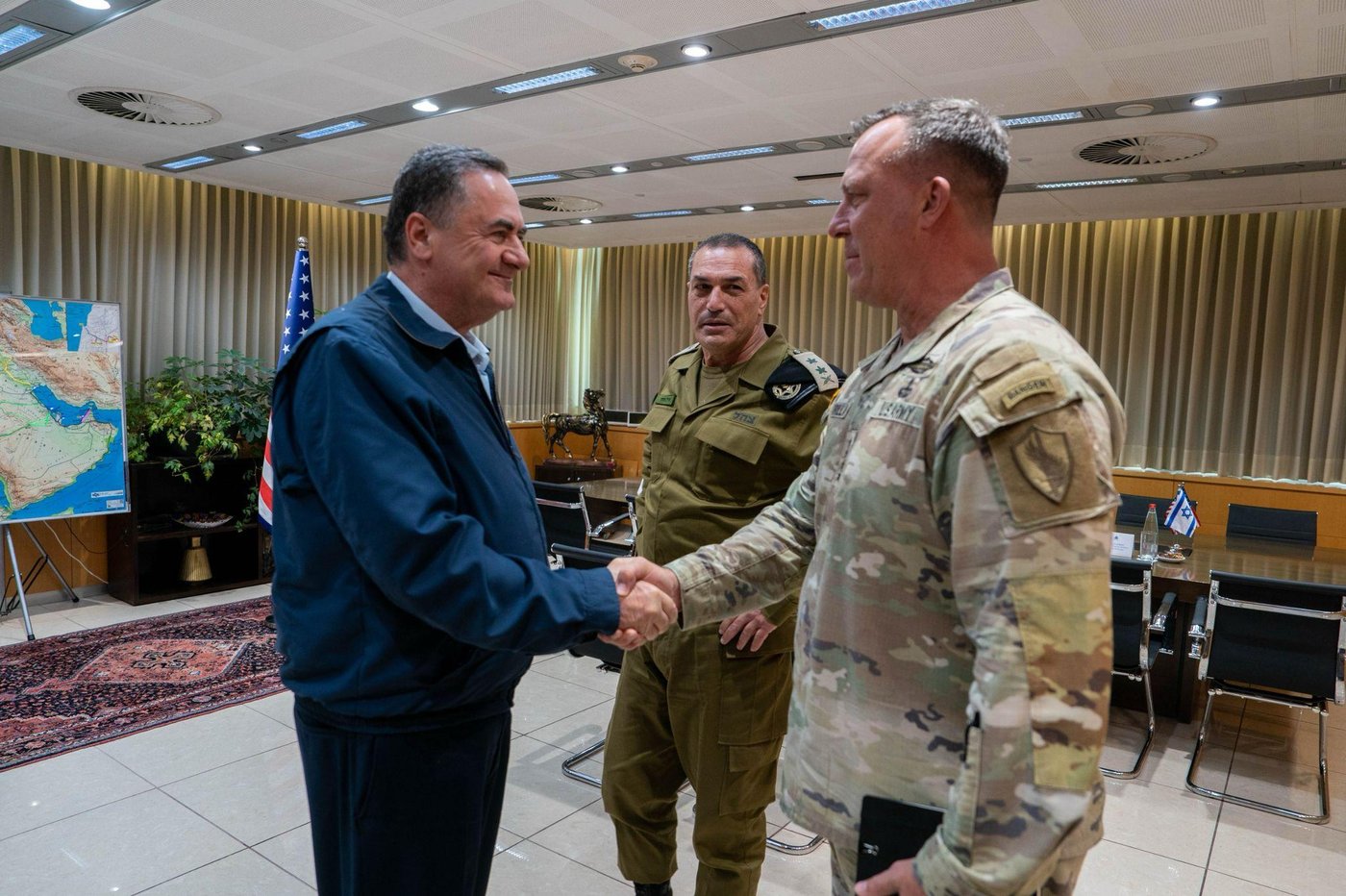 השר כ"ץ והרמטכ"ל זמיר נפגשו עם גנרל מייקל קורילה | תיעוד