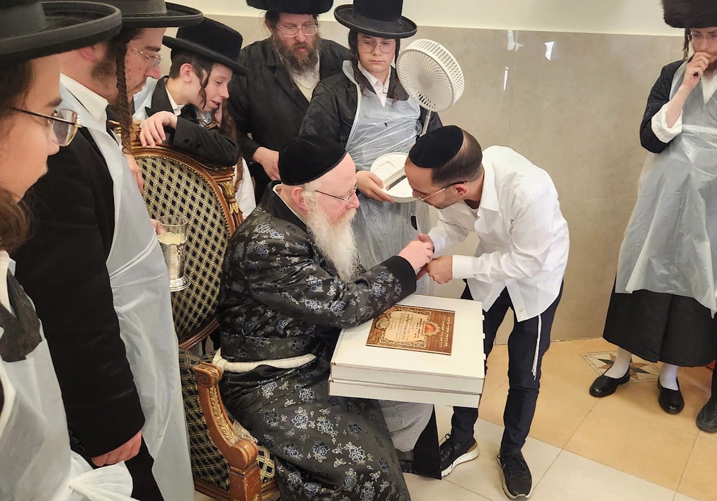 חג הפסח בחצה"ק קרעטשניף קריית גת 