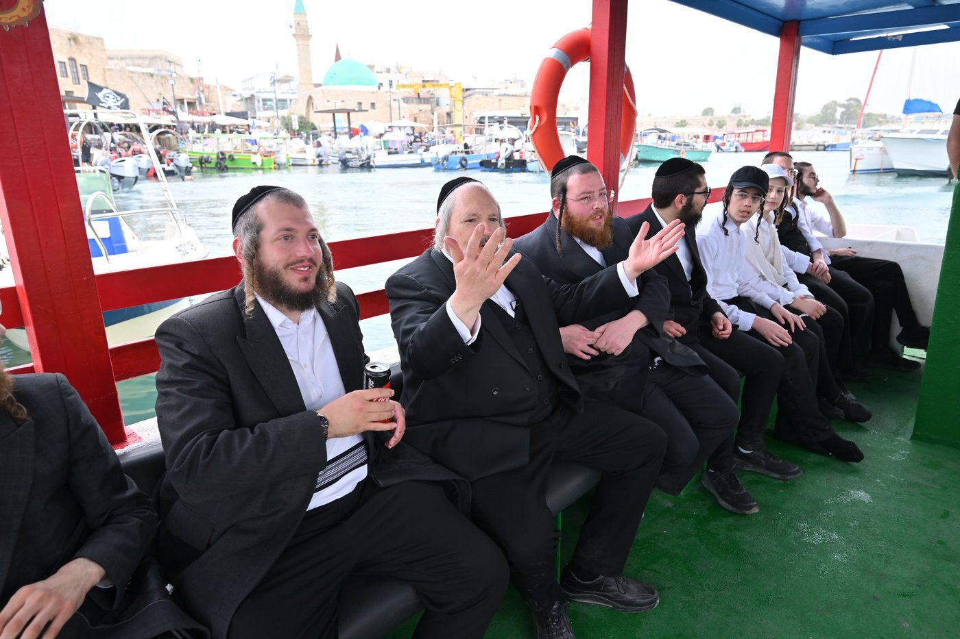 הטיול של הבחורים החסידיים בביתר עילית