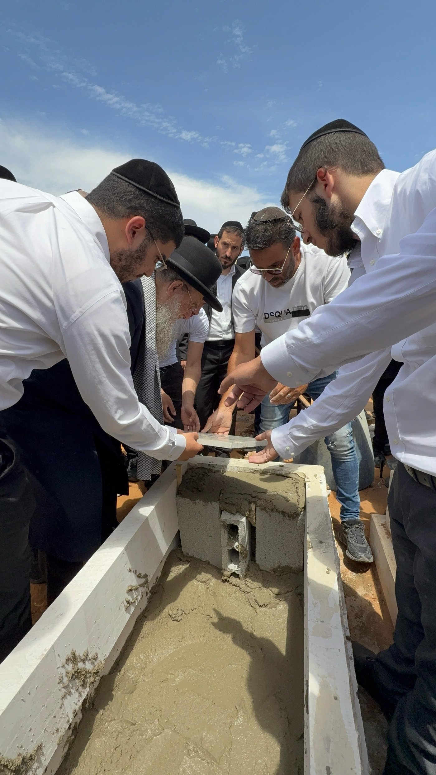 מעמד גילוי מצבה אצל הגר"מ מאזוז זצ"ל