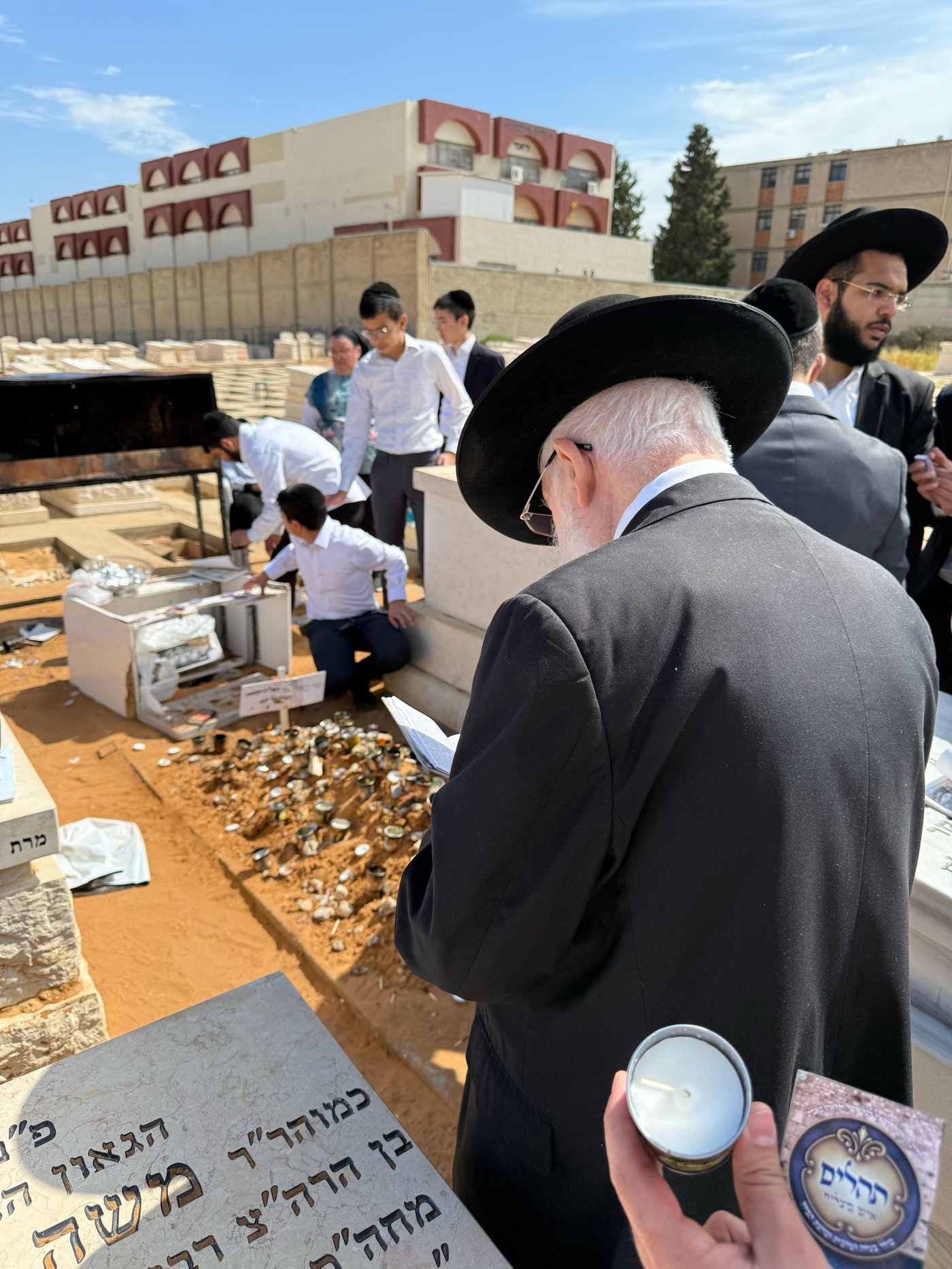 מעמד גילוי מצבה אצל הגר"מ מאזוז זצ"ל