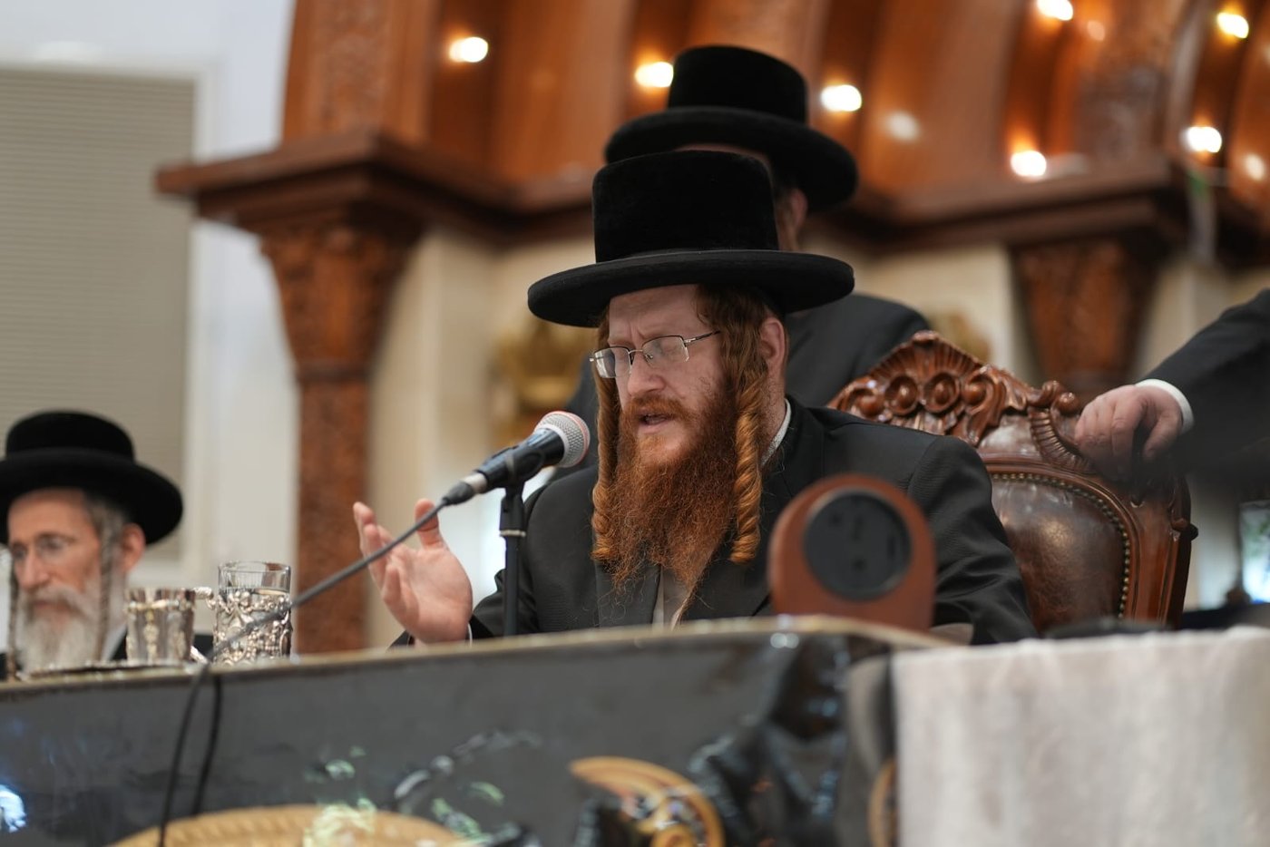 טיש הילולא בקאליב