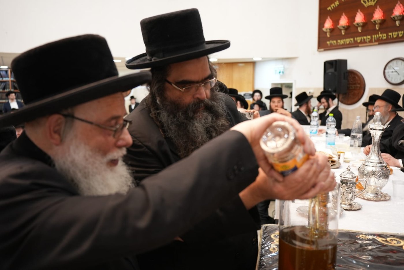 טיש הילולא בקאליב