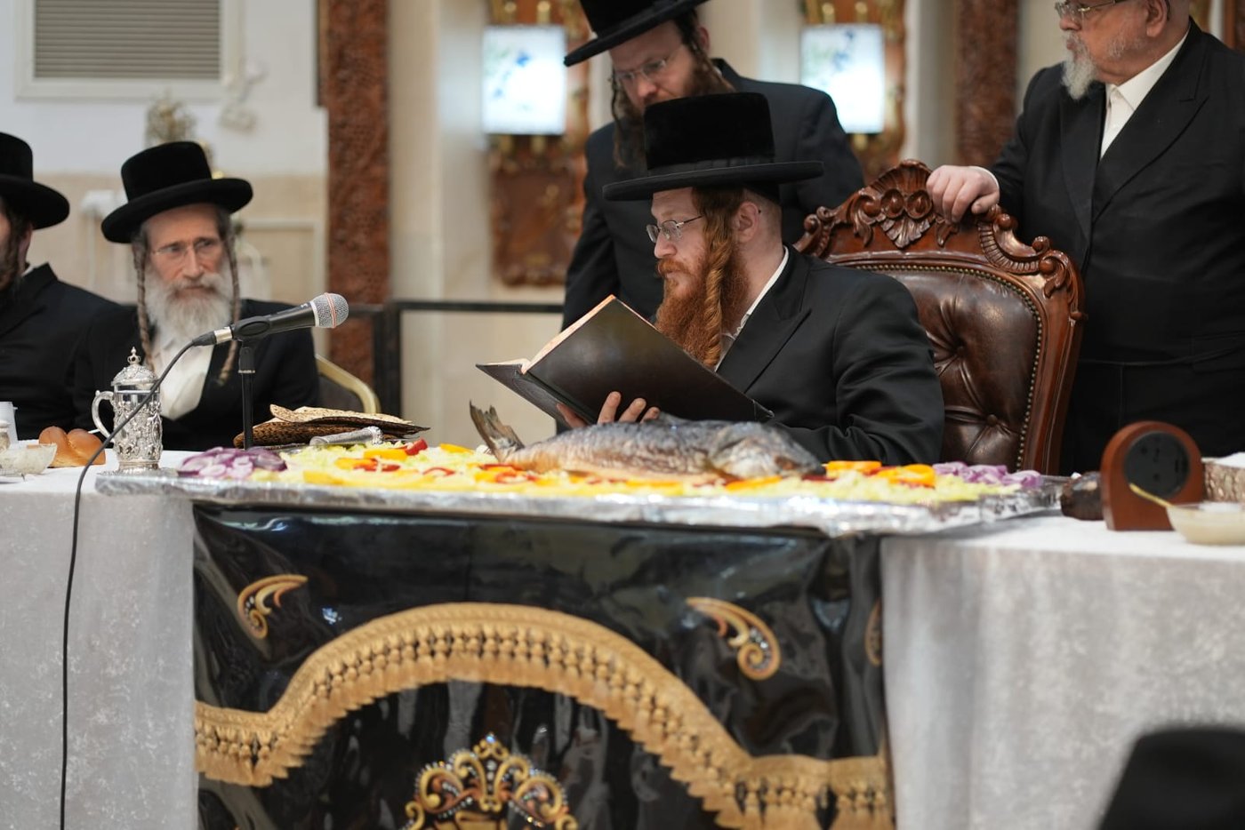 טיש הילולא בקאליב