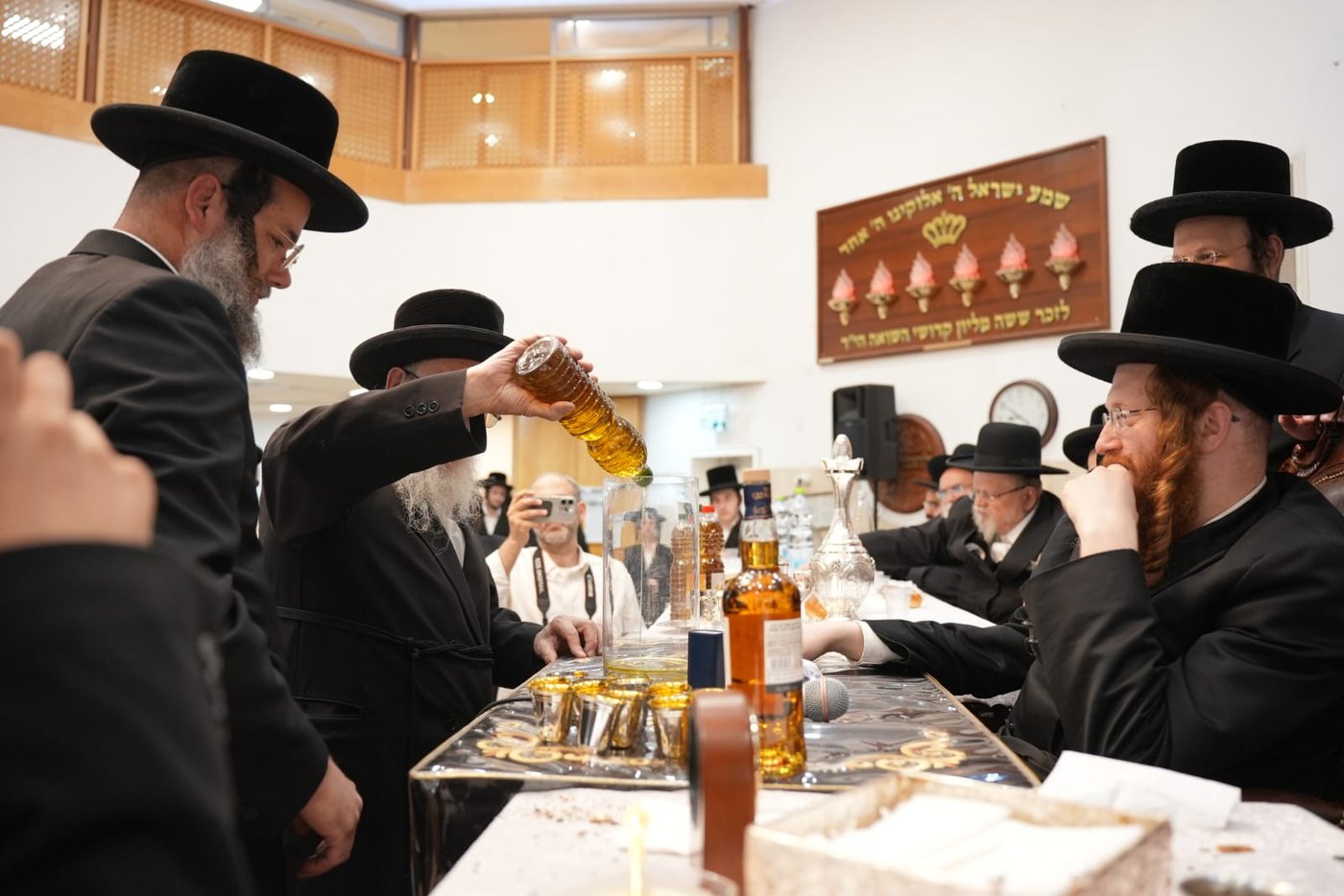 טיש הילולא בקאליב