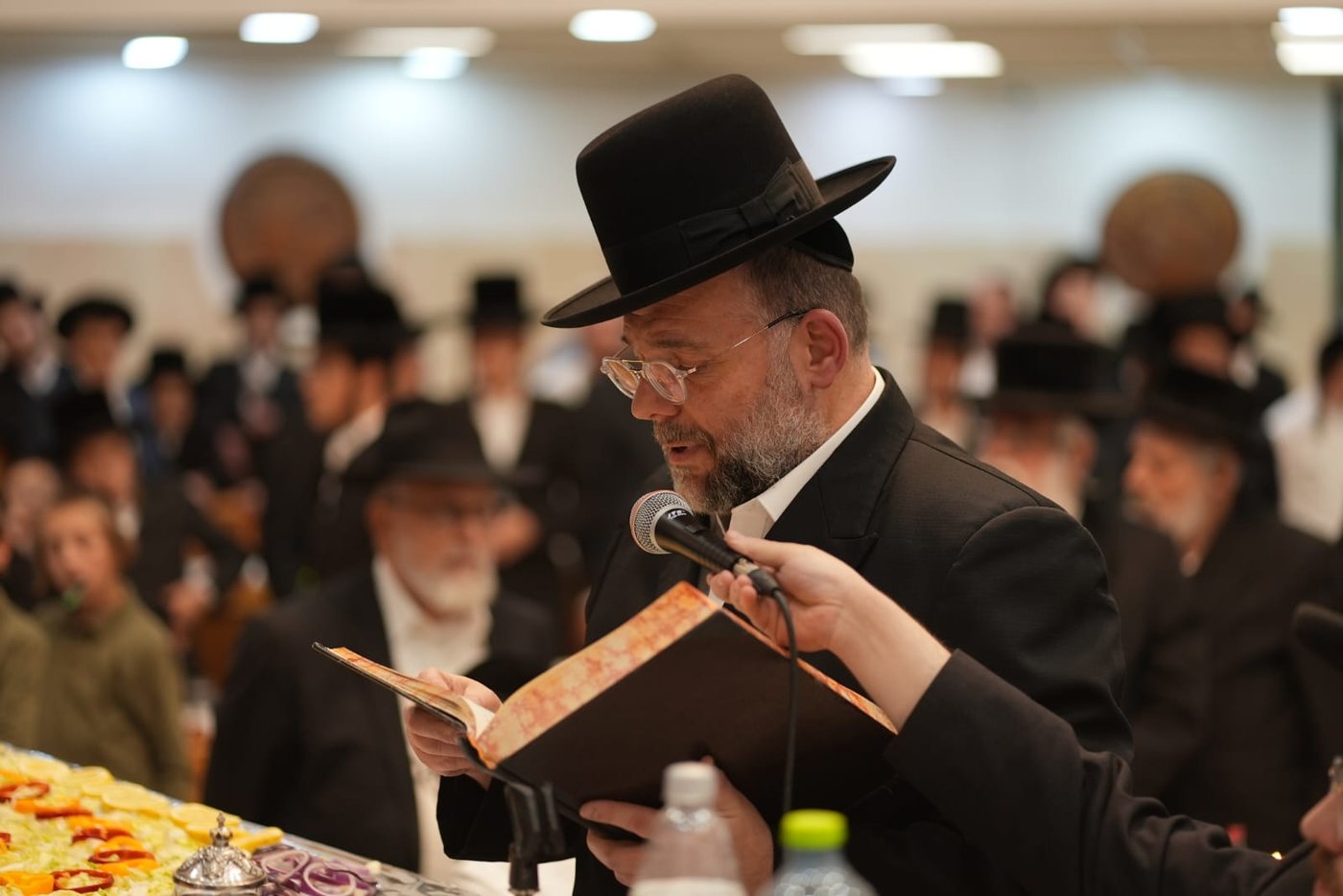 טיש הילולא בקאליב