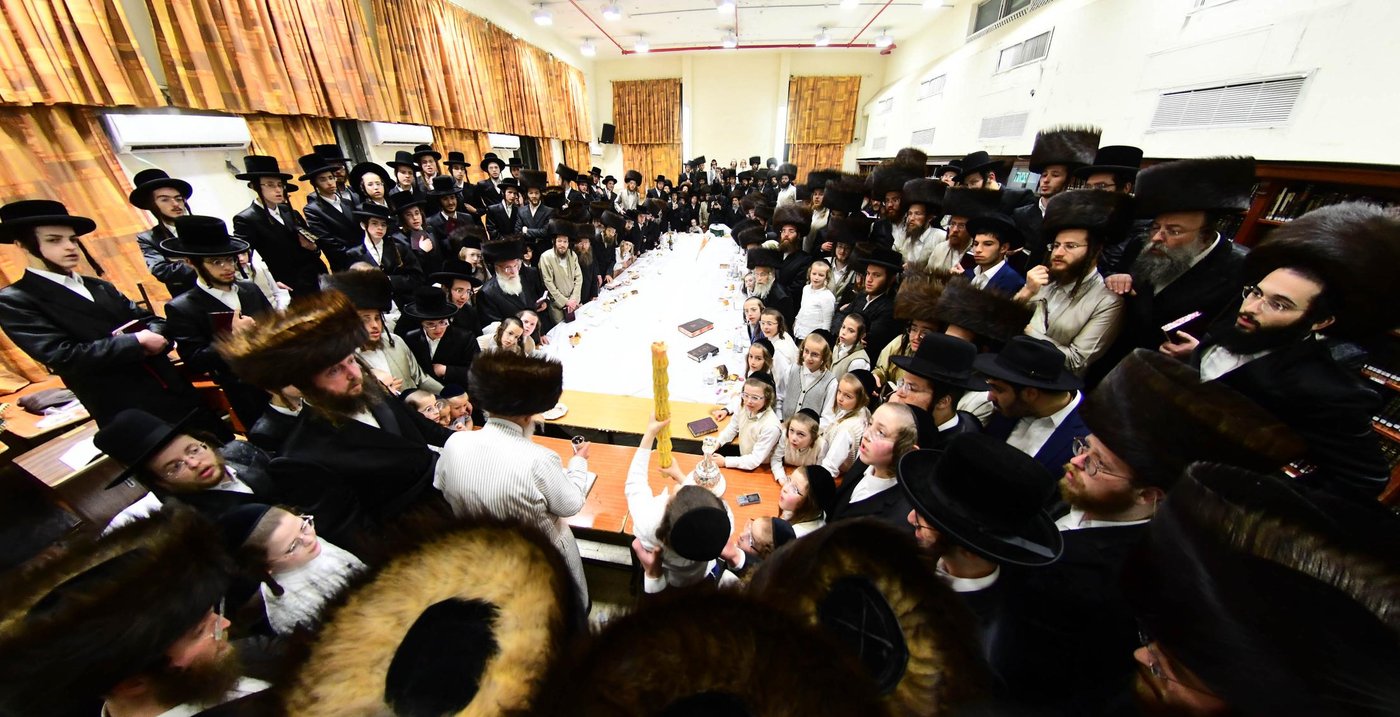 האדמו"ר מפינסק קרלין שבת בב"ב
