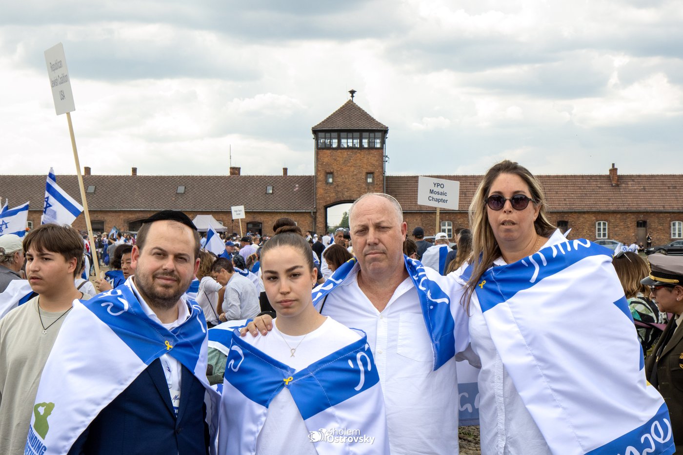 יום השואה באושוויץ