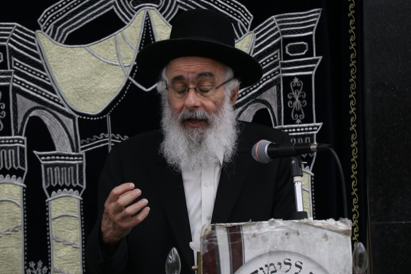 כינוס חיזוק בהיכל ביהמ"ד 'נחלת משה' בב"ב - הגאון רבי צבי פלמן נואם