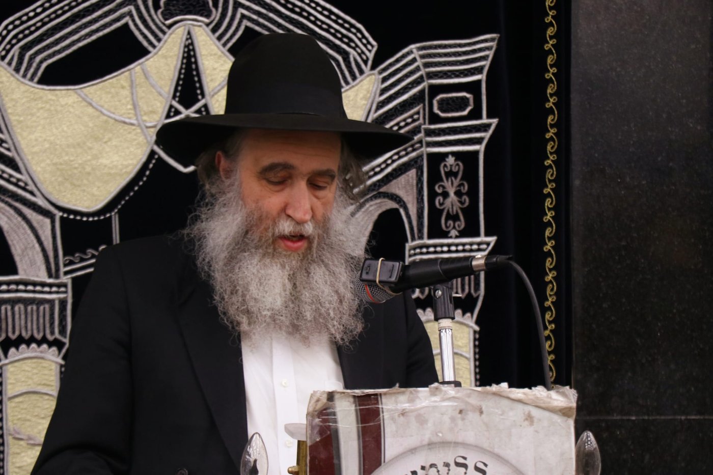 כינוס חיזוק בהיכל ביהמ"ד 'נחלת משה' בב"ב - הגאון רבי איתמר גרבוז נואם