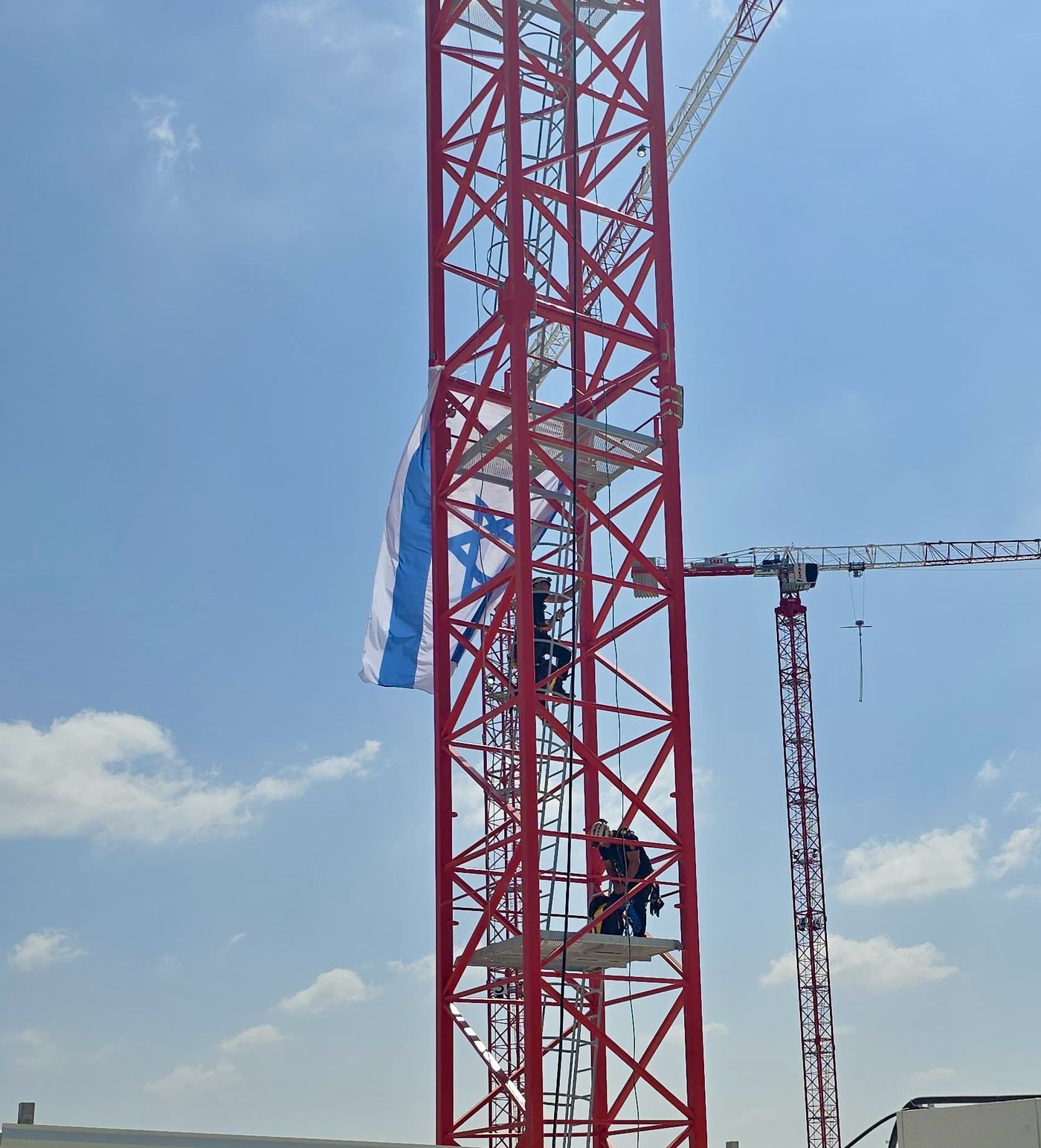 במאמצי החילוץ
