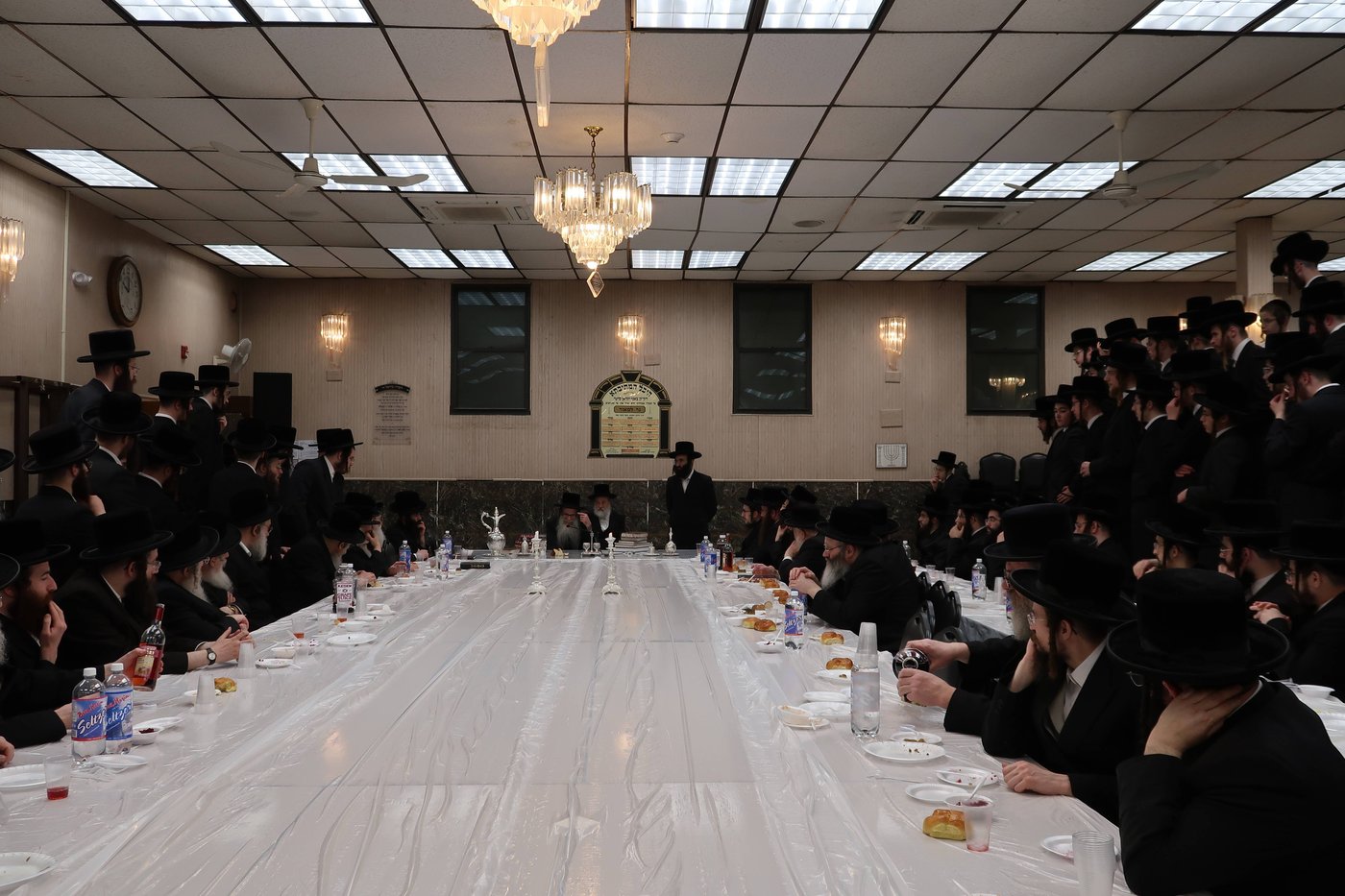הילולא קדישא בחצה"ק צאנז זוויעהיל