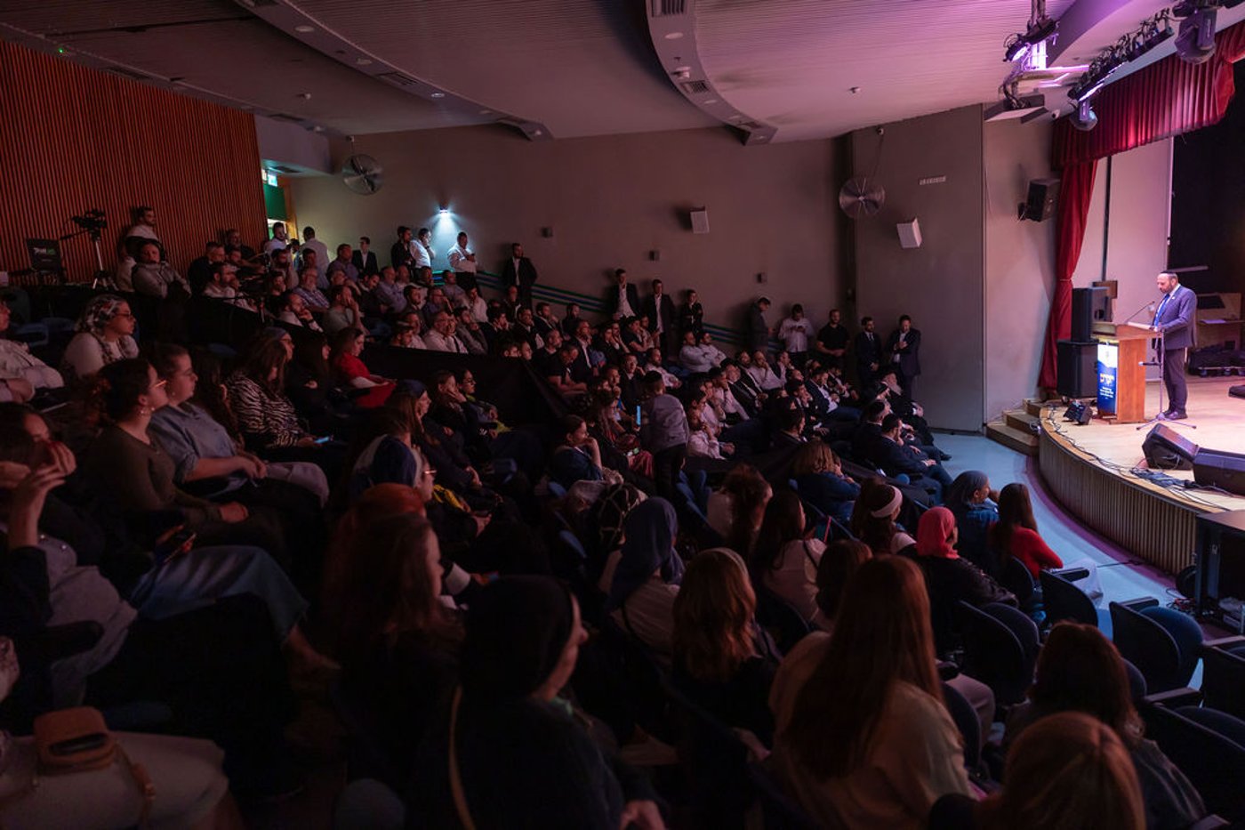 האירוע התקיים בשיתוף אתר ׳כיכר השבת׳ במסגרתו צפו הגולשים בערב המרגש בשידור חי