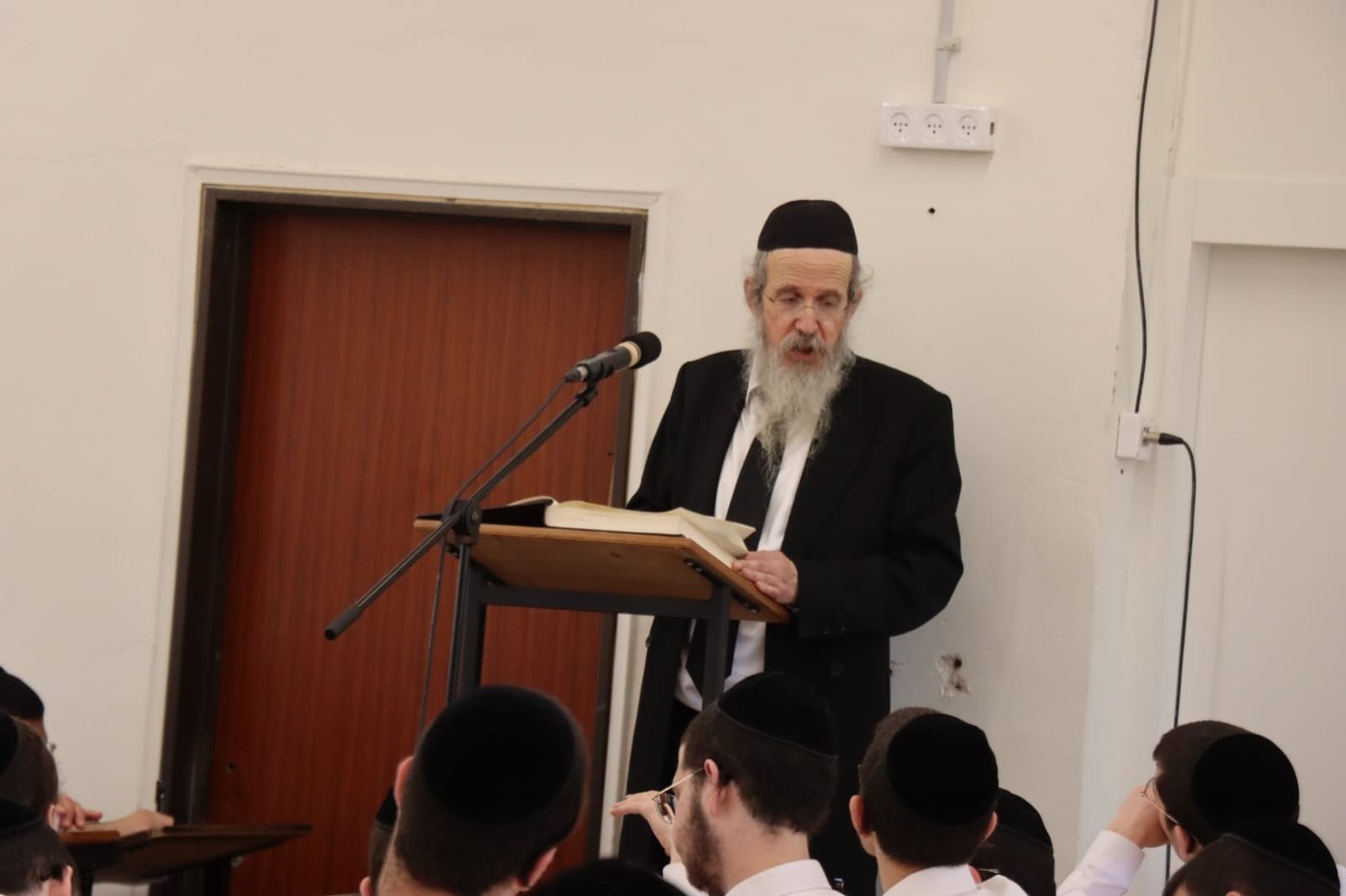 הגאון רבי חיים פרץ ברמן בשיעור פתיחת הזמן