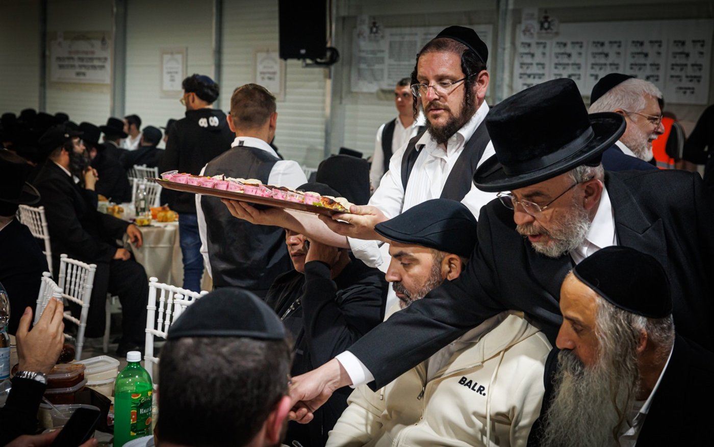סעודת הילולא בקרעסטיר