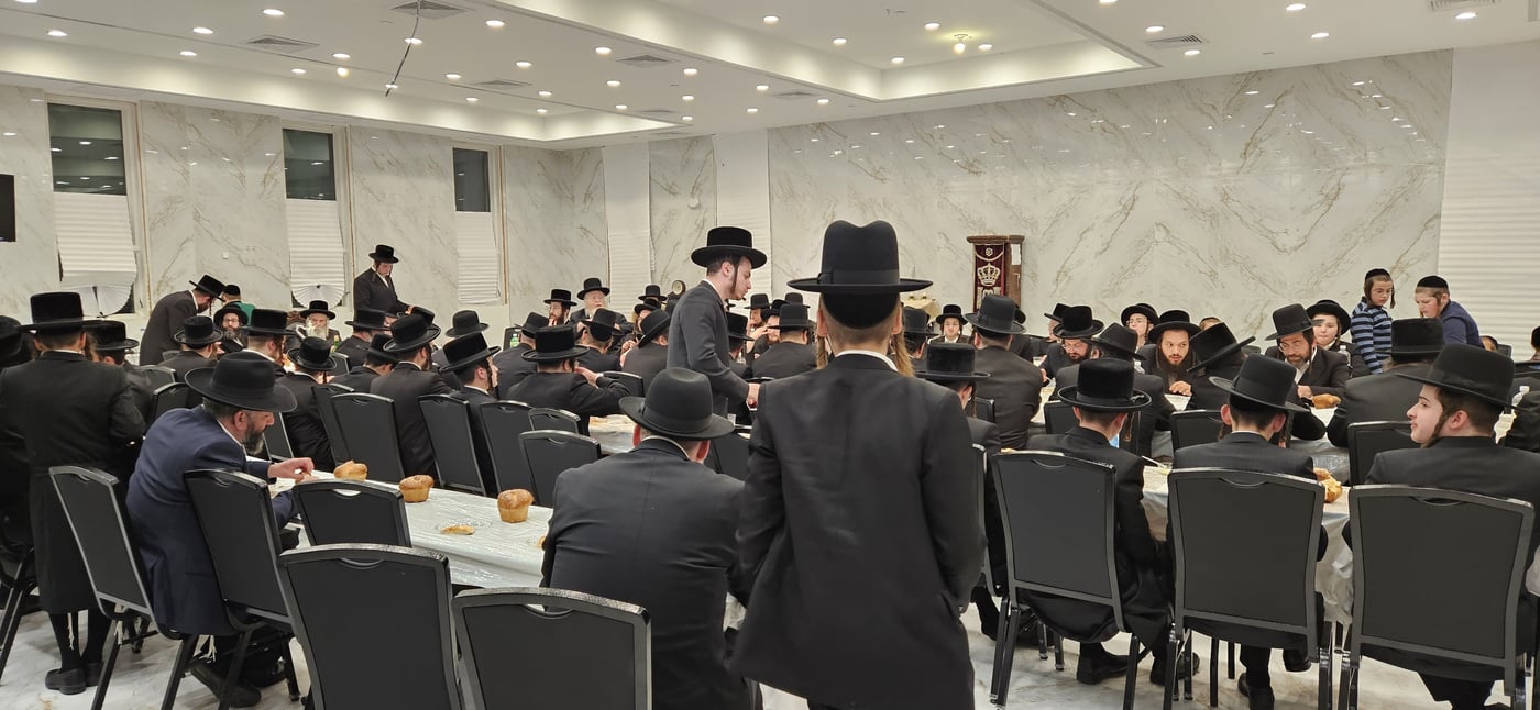 האדמו"ר מקוסען לייקווד בהילולת הרה"ק ר' ישעל'ע מקרעסטיר זי"ע
