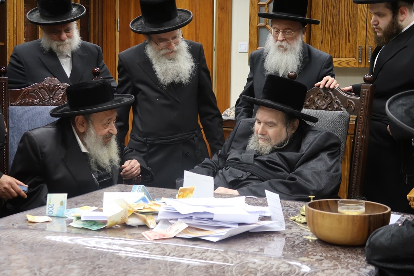 האדמו"ר מדעעש בביקור אצל האדמו"ר מבעלזא