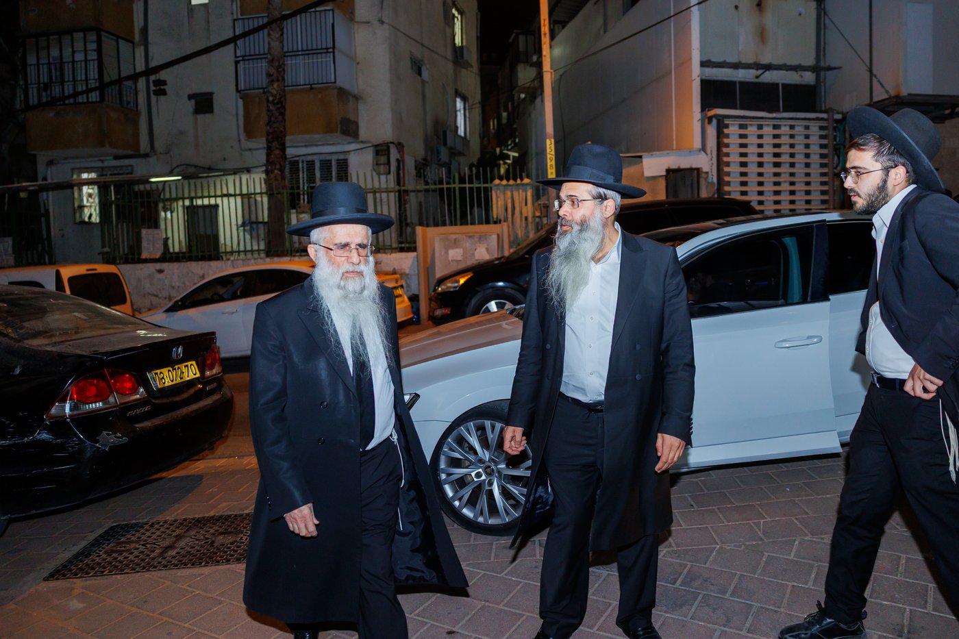 "שאו נא תפילה בעדי" | צפו בדברי המנהיג הליטאי בכנס החירום במעונו