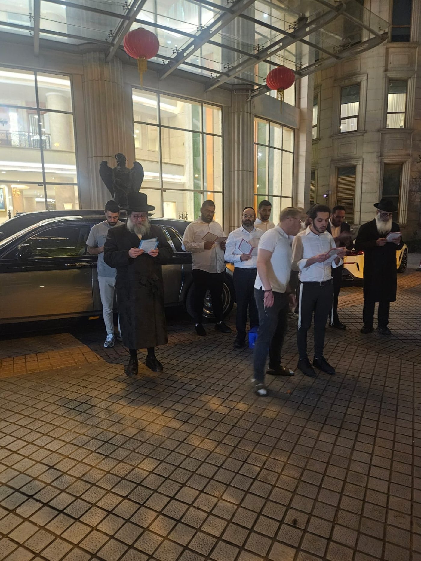 האדמו"ר משאץ אשדוד, בקידוש לבנה בעיר שנחאי במדינת סין