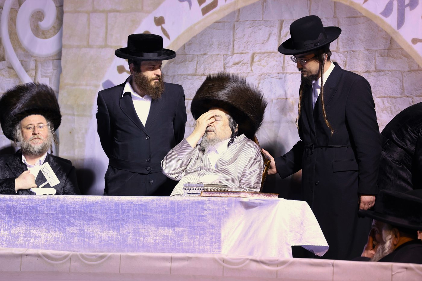הגה"צ רבי יעקב מאיר שכטר בהדלקה ל"ג בעומר