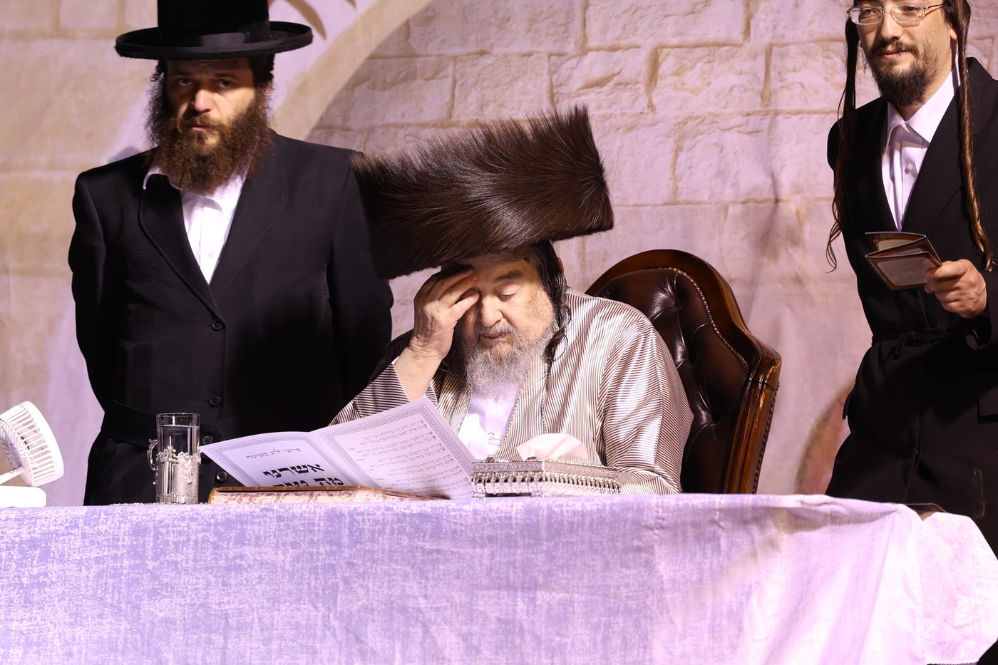 הגה"צ רבי יעקב מאיר שכטר בהדלקה ל"ג בעומר