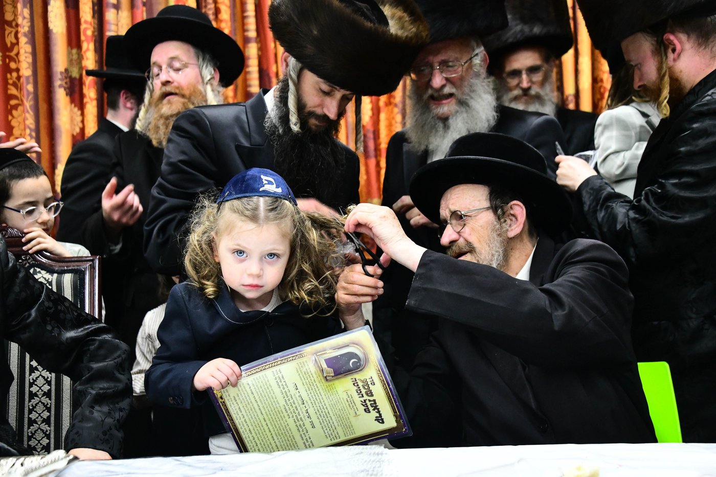 ל"ג בעומר בחצה"ק זוויעהיל