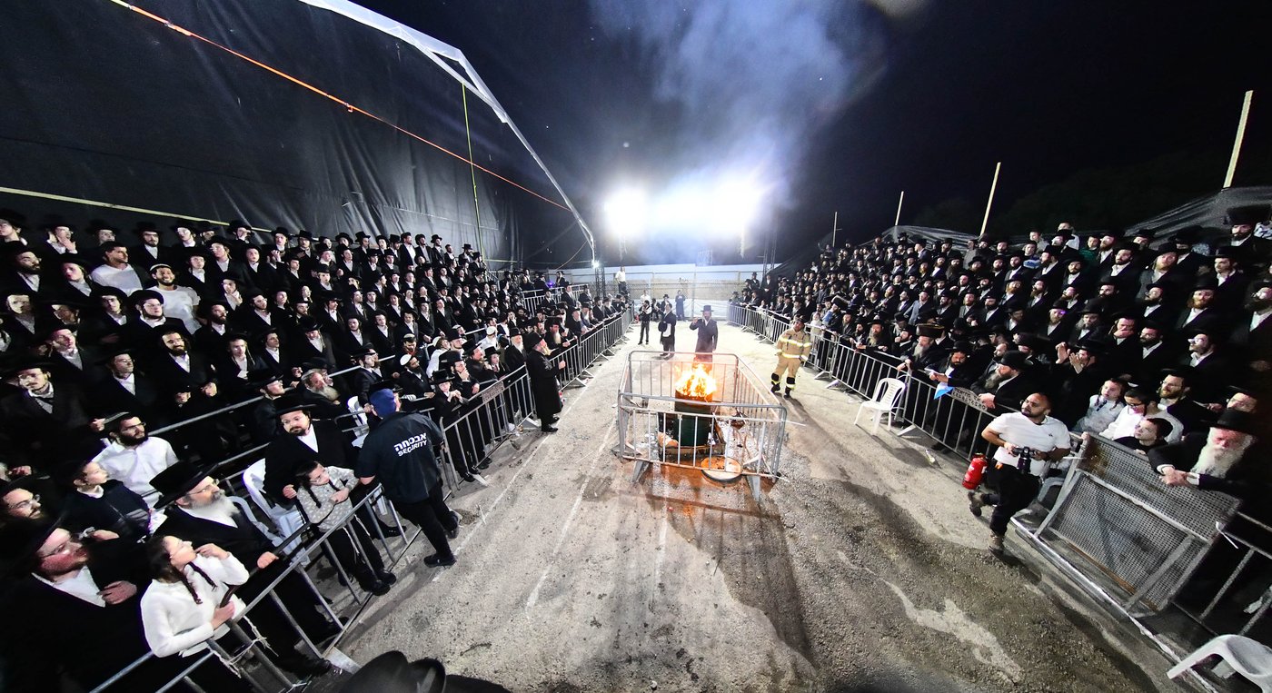 ל"ג בעומר בחצה"ק זוויעהיל