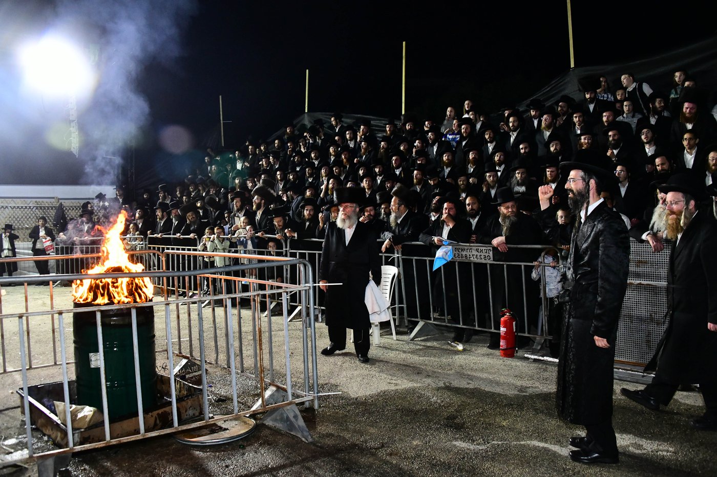 ל"ג בעומר בחצה"ק זוויעהיל