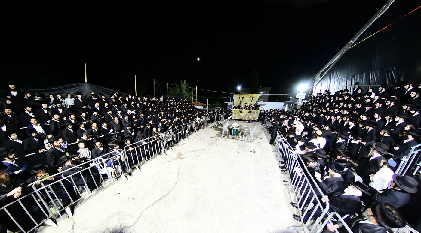 ל"ג בעומר בחצה"ק זוויעהיל